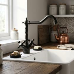 black-kitchen-faucet-vintage-style